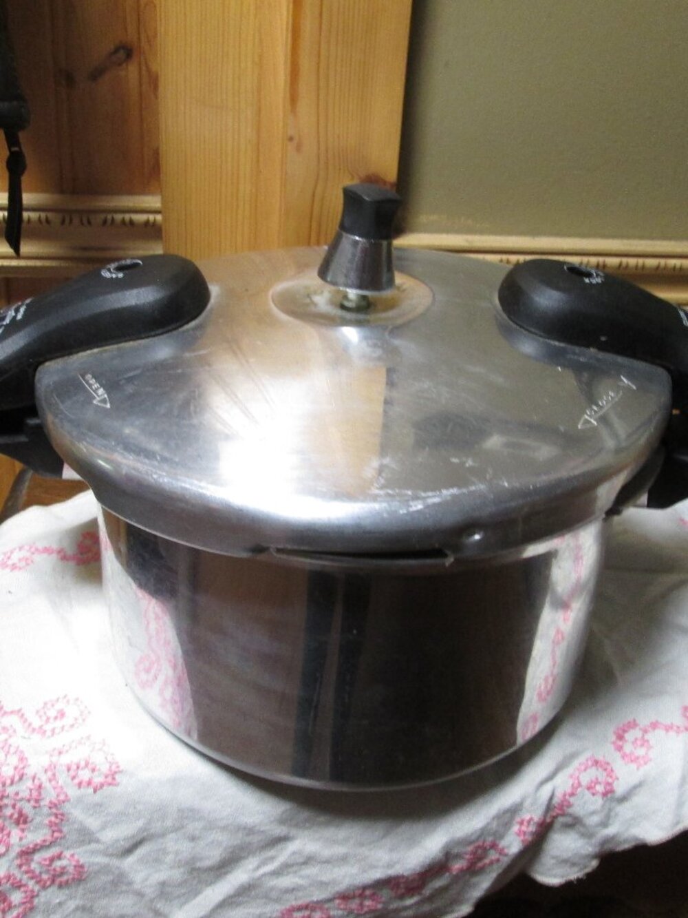 Denmark vtg 5 qt Pressure cooker Very good jiggle seal all intact clean